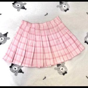 Pink plaid pleated skirt